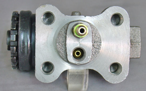 WHEEL CYLINDER ISUZU NPR# NQR# NKR# 1-/18 FRA 94-