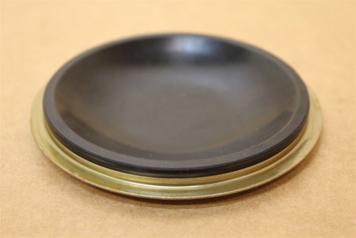 GENUINE TOYOTA HILUX 05> 2WD FRONT BEARING CAP/GREASE RETAINER - 43442-0K010