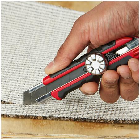 Milwaukee 25mm Snap Off Knife with Metal Lock and Precision Cut Blade 48221962