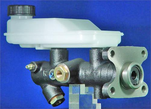 SILVERLINE BRAKE MASTER CYLINDER - FORD TRADER 0409 0410 84- 1